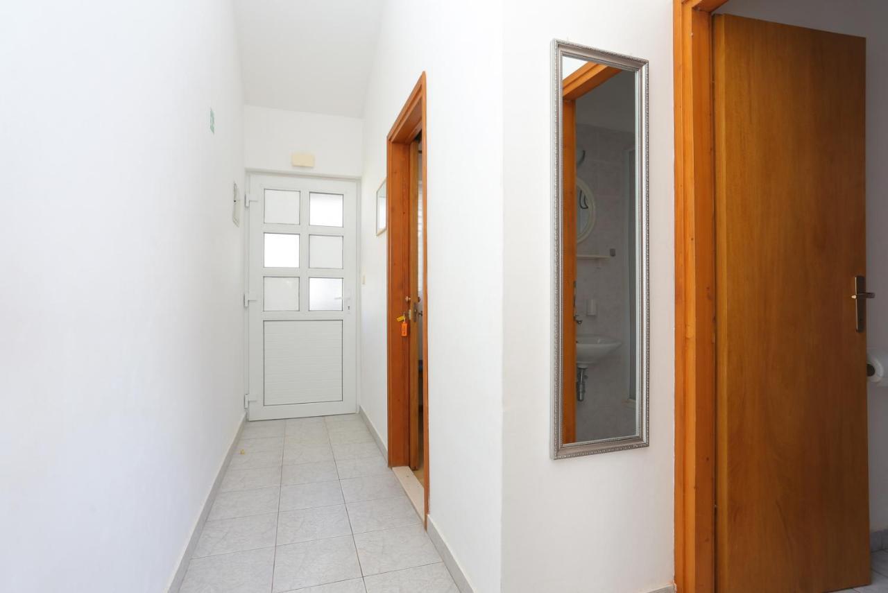 Apartments By The Sea Rastici, Ciovo - 11723 Trogir Exteriör bild